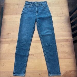 American Eagle Outfitters High Rise Mom Jeans